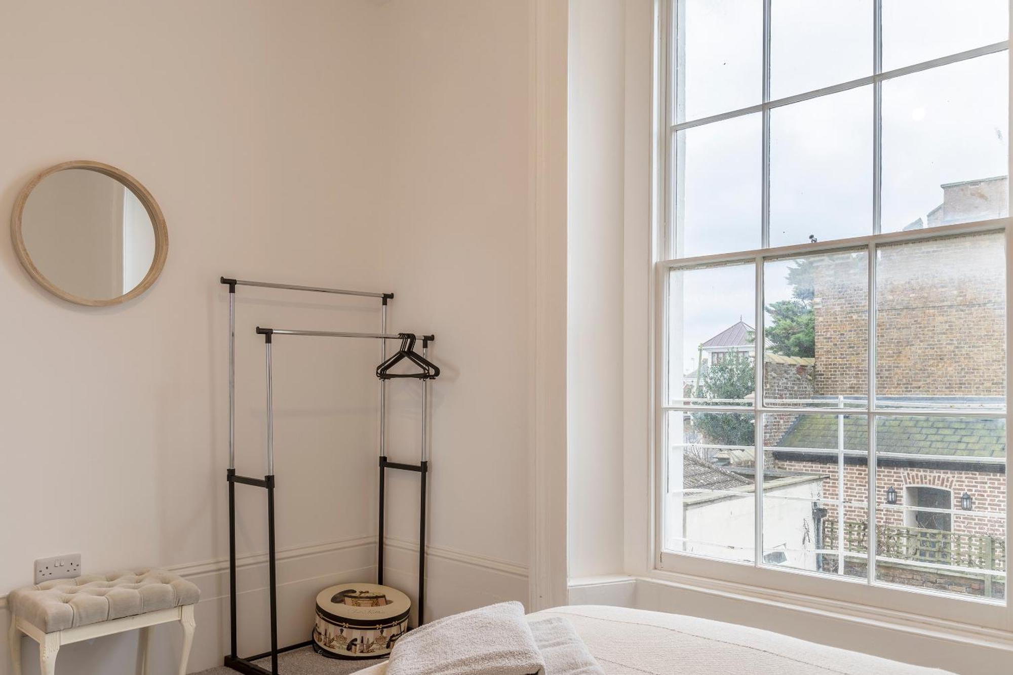 Seaside Serenity: Stylish Sea View Apartments In Herne Bay Dış mekan fotoğraf