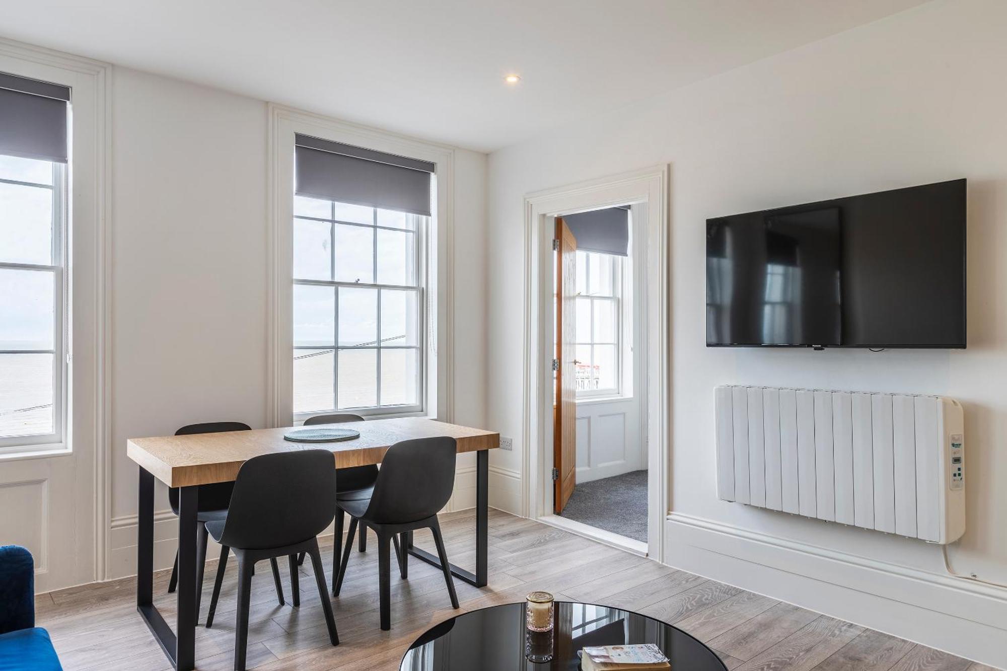 Seaside Serenity: Stylish Sea View Apartments In Herne Bay Dış mekan fotoğraf