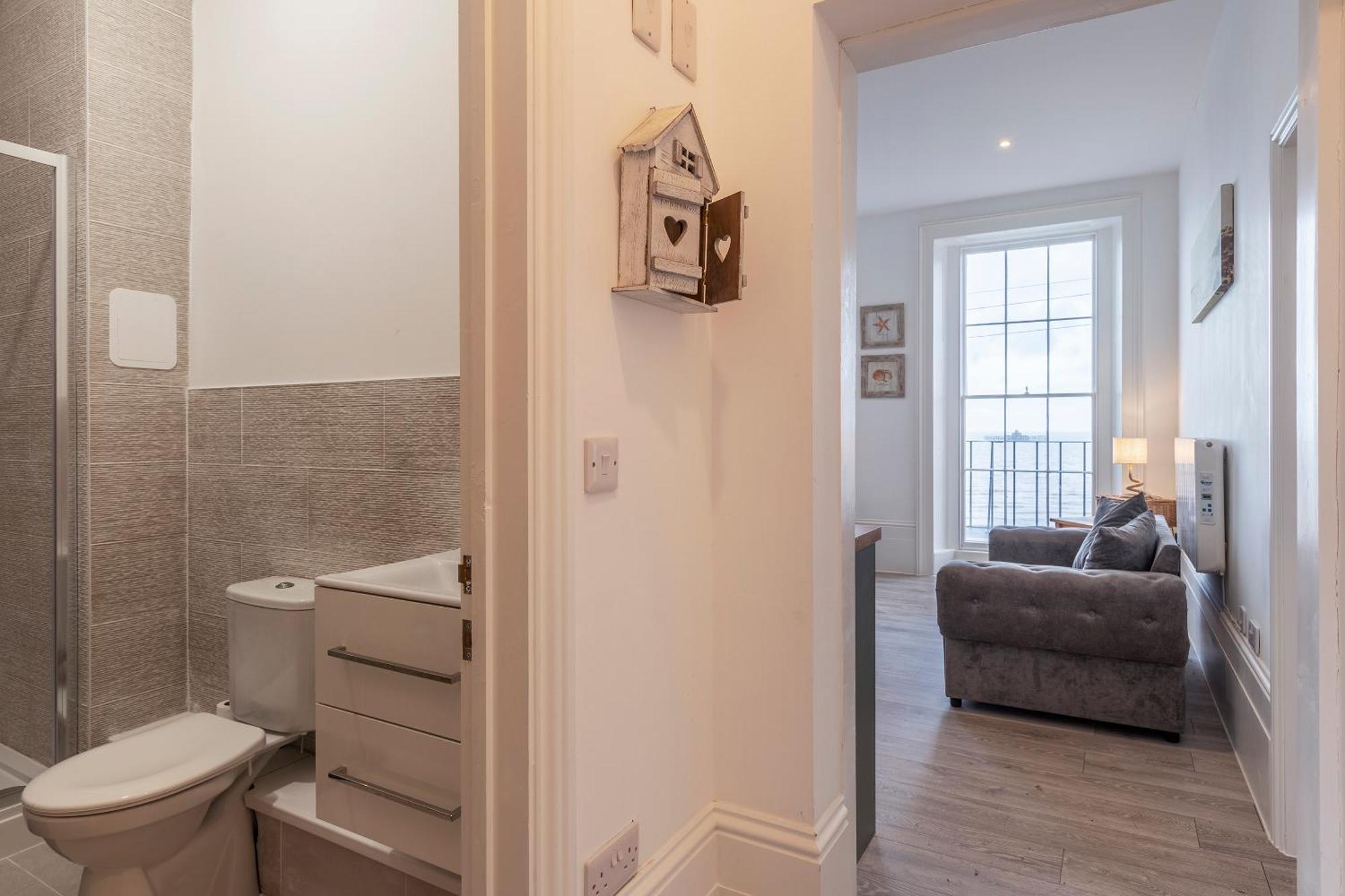 Seaside Serenity: Stylish Sea View Apartments In Herne Bay Dış mekan fotoğraf