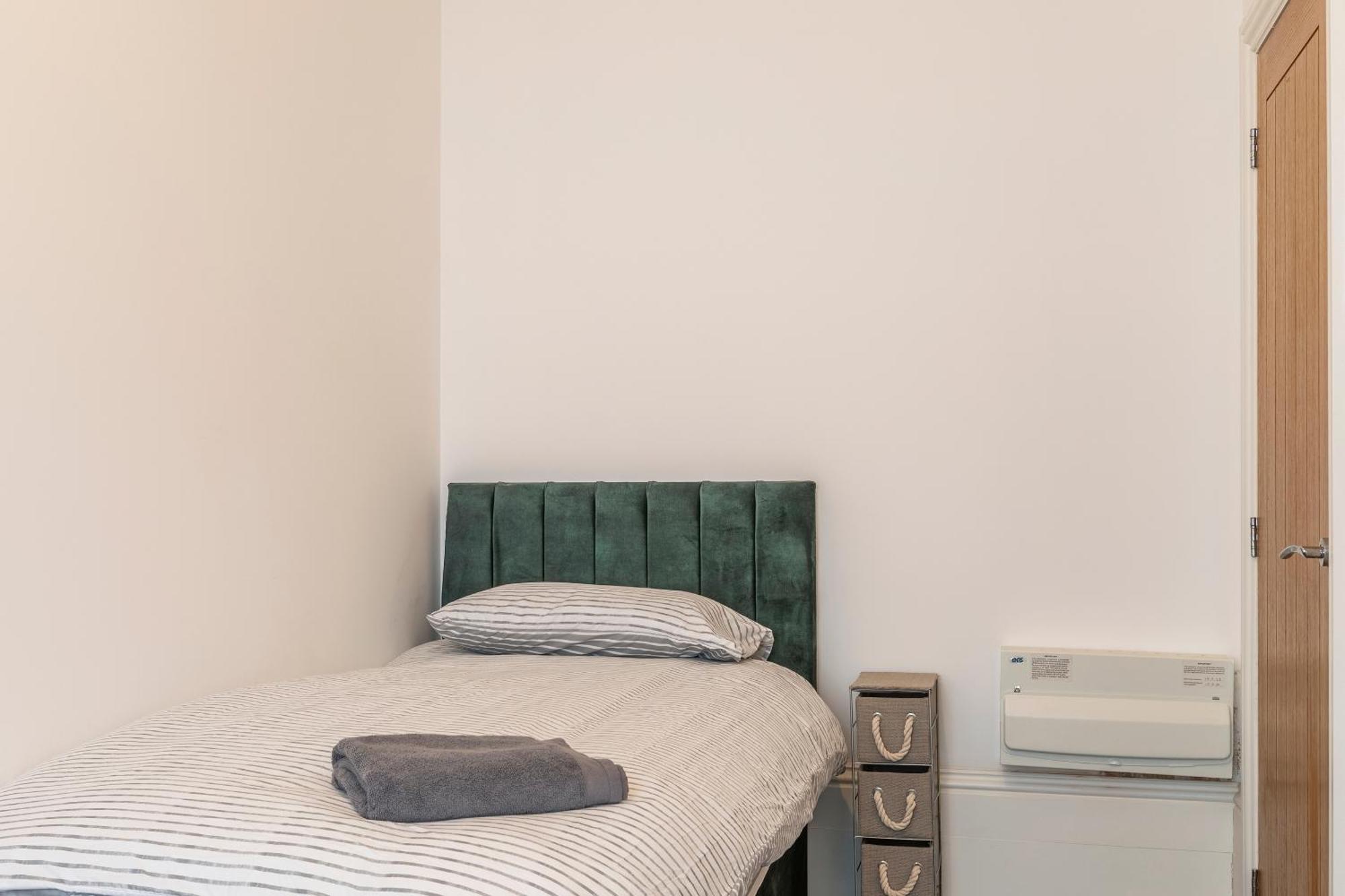 Seaside Serenity: Stylish Sea View Apartments In Herne Bay Dış mekan fotoğraf