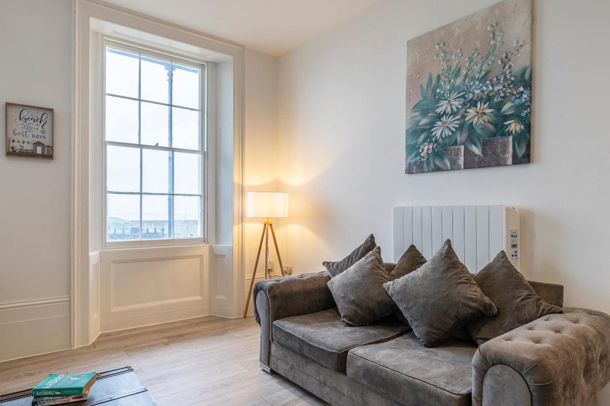 Seaside Serenity: Stylish Sea View Apartments In Herne Bay Dış mekan fotoğraf